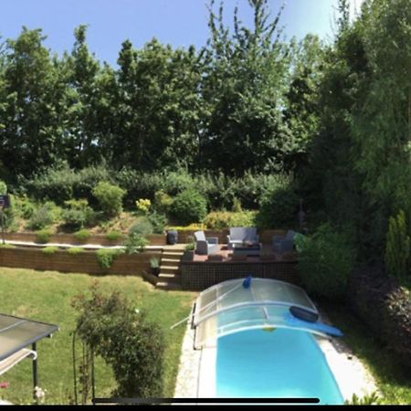 Une Belle Chambre Au Calme Avec Piscine Ormesson-sur-Marne Exteriör bild